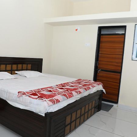 Aradhya Prime Home Stay Garudeshwar Exterior foto